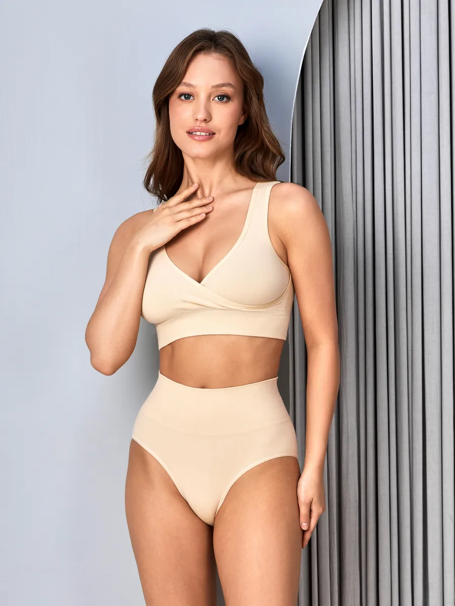 Топ бесшовный укороченный без косточек на широких бретелях ФЭСТ/бежевый 